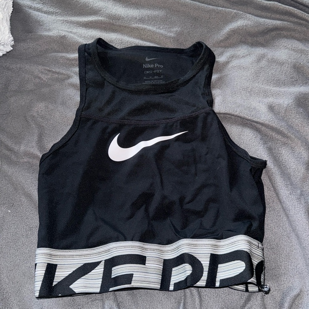Nike pro sports bra